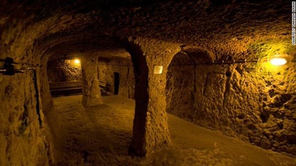 Explore underground cities (Derinkuyu or Kaymaklı) Photo 2