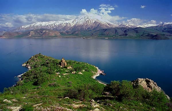 Lake Van & Akdamar Island Photo 1