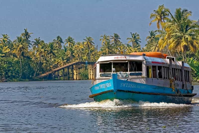 Kerala Backwater Short Break: Alleppey Classic Houseboat Experience Kerala Backwater Short Break: Alleppey Classic Houseboat Experience