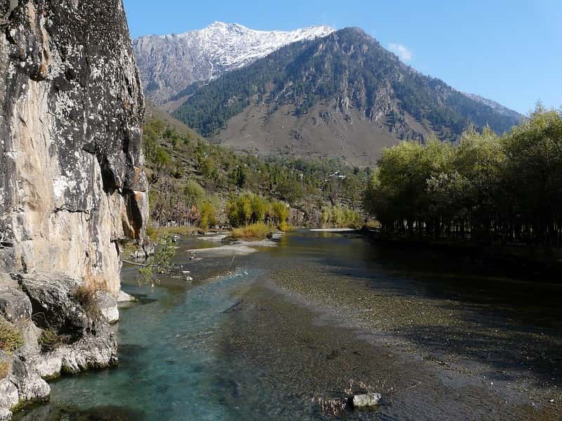 Srinagar to Pahalgam Scenic Drive (4 Nights): Waterfalls & Valleys Srinagar to Pahalgam Scenic Drive (4 Nights): Waterfalls & Valleys