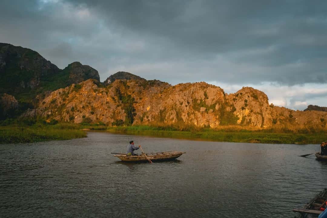 Ninh Binh Scenic Landscapes & Boat Ride: 4-Night Photo Tour Ninh Binh Scenic Landscapes & Boat Ride: 4-Night Photo Tour
