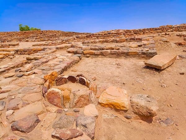 Dholavira UNESCO World Heritage Site | Rann Of Kutch Gujarat Tour | Dekhbo Ebar Jogot Take | DEJT Dholavira UNESCO World Heritage Site | Rann Of Kutch Gujarat Tour | Dekhbo Ebar Jogot Take | DEJT