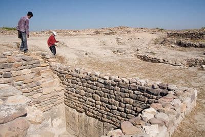 Dholavira (UNESCO World Heritage Site) Dholavira (UNESCO World Heritage Site)