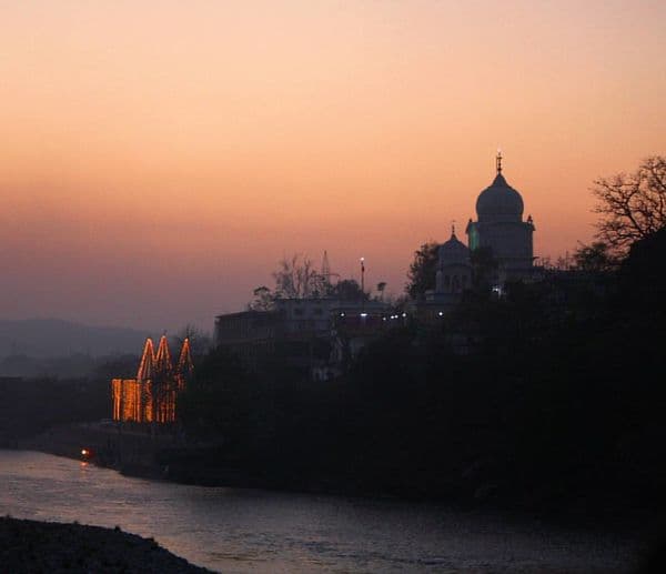 #Gurudwara Paonta sahib. #Mandir# Yamuna #after sunset #Ek jalta Diya #Gurudwara Paonta sahib. #Mandir# Yamuna #after sunset #Ek jalta Diya